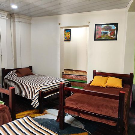 Hostal Latitud Ecuem Quito Extérieur photo