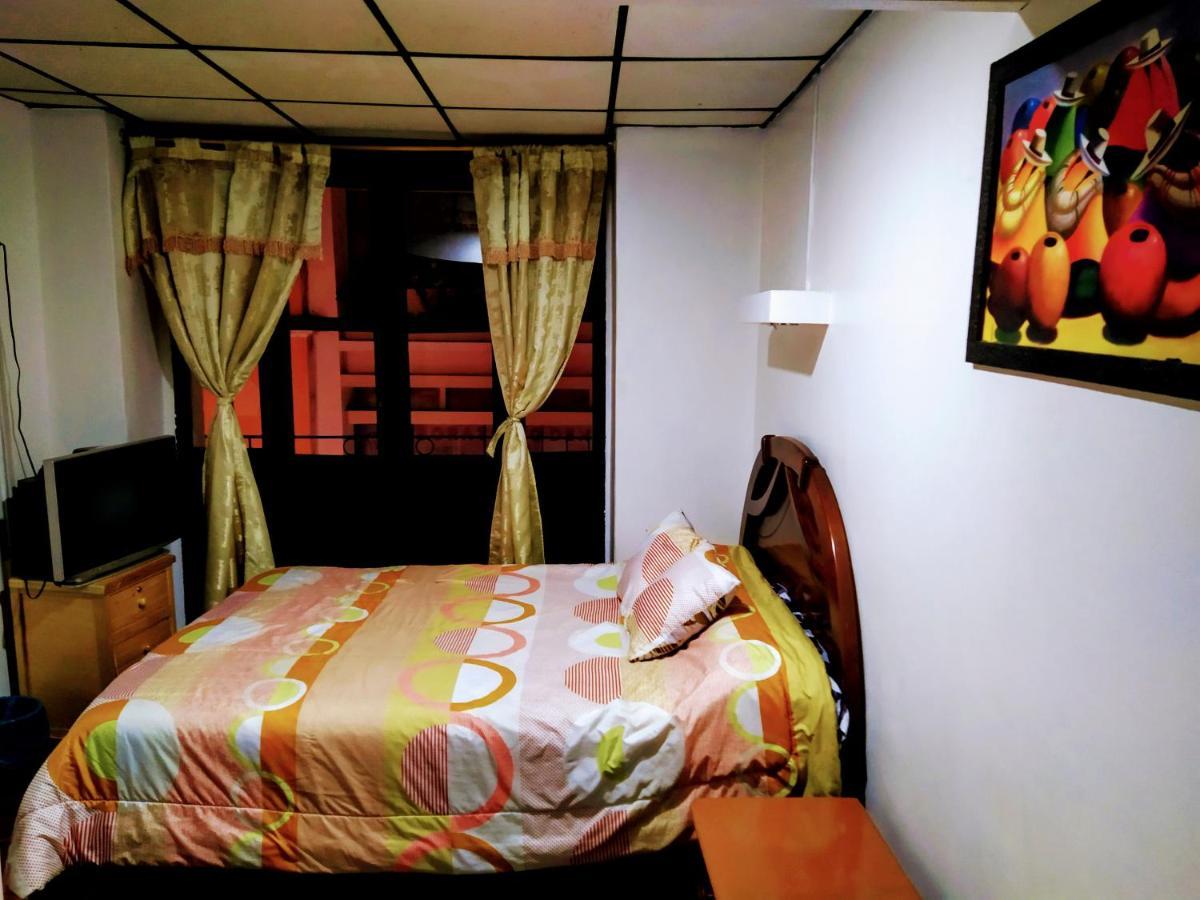 Hostal Latitud Ecuem Quito Extérieur photo